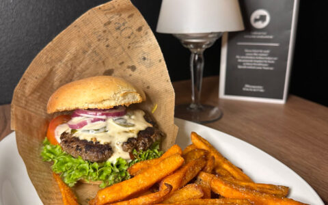 04-hamburger_suesskartoffelpommes